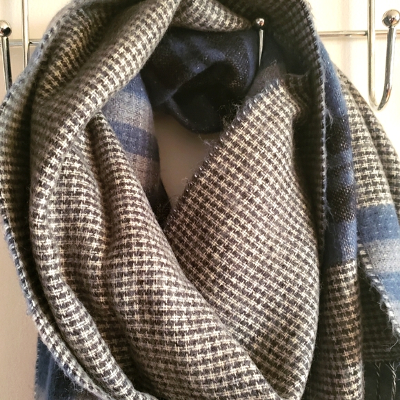 L'Accessorio Italiano Blues Grey Chek Tassle Cashmere Wool Fall Super Soft Woman - Picture 6 of 7